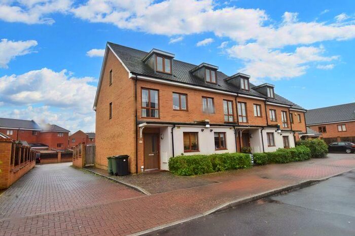 3 Bedroom Terraced House To Rent In Spoonwood Close, Basingstoke, RG24