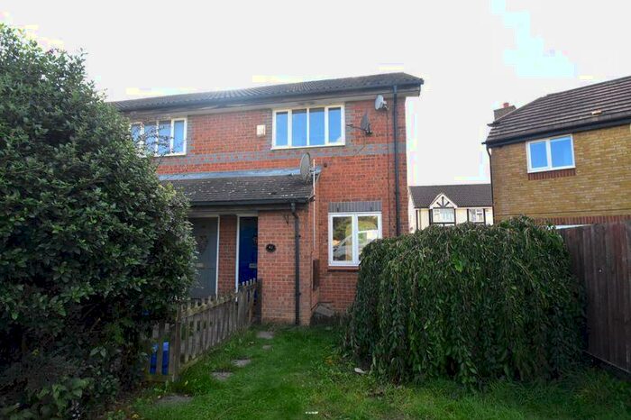 2 Bedroom End Of Terrace House To Rent In Rookery Drive, Luton, LU2