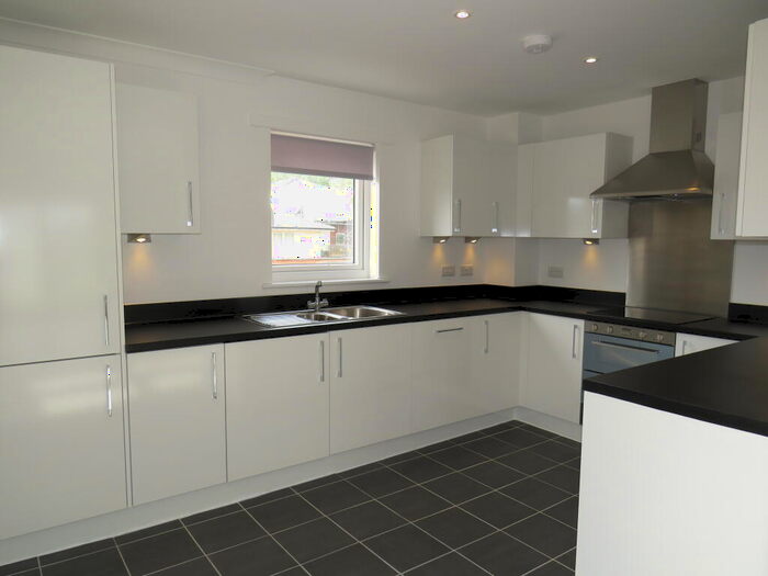 2 Bedroom Flat To Rent In Kingfisher Close, Warwick, CV34
