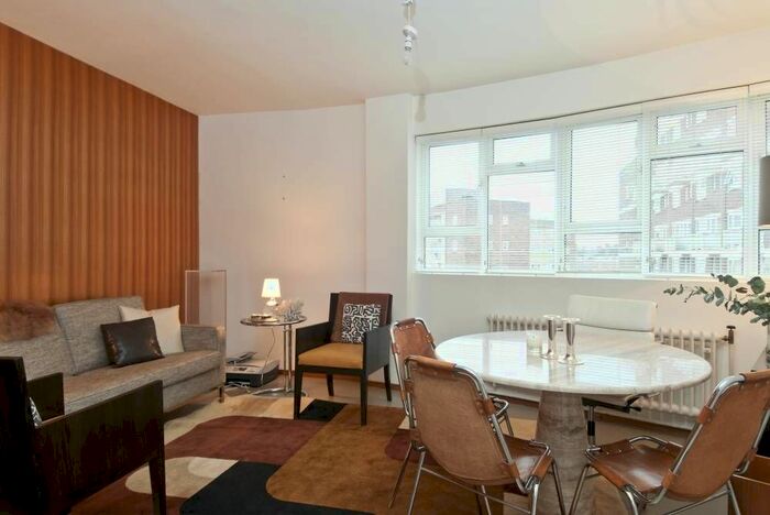 1 Bedroom Flat To Rent In Sherbourne House, Abbots Manor, London SW1V