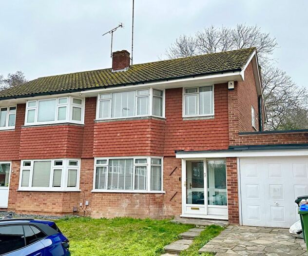 3 Bedroom Semi Detached House For Sale In Viewfield Road, Bexley, DA5