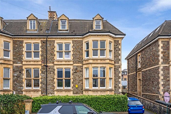 2 Bedroom Flat For Sale In Iddesleigh Road, Redland, Bristol, BS6