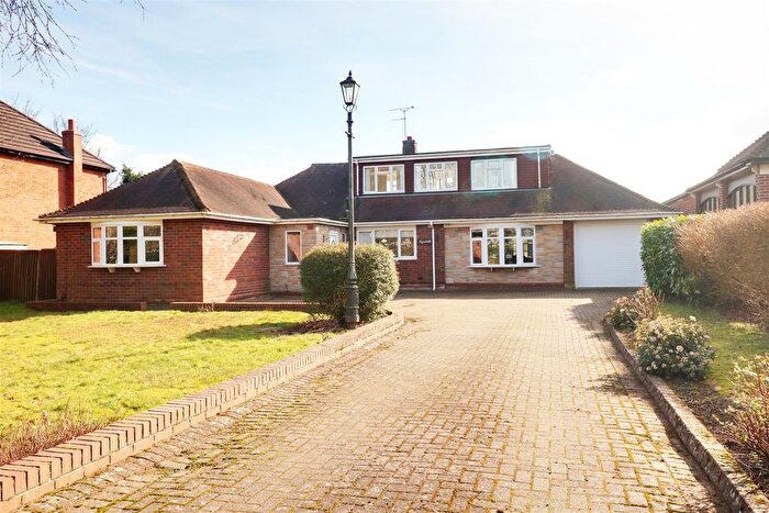 4 Bedroom Detached House To Rent In Lichfield Road, Wednesfield, Wolverhampton, WV11