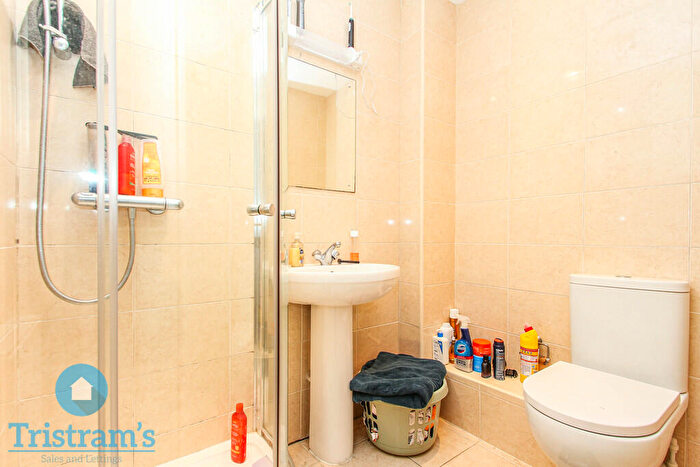 2 Bedroom Apartment To Rent In Flat, Park View Court, West Bridgford, NG2