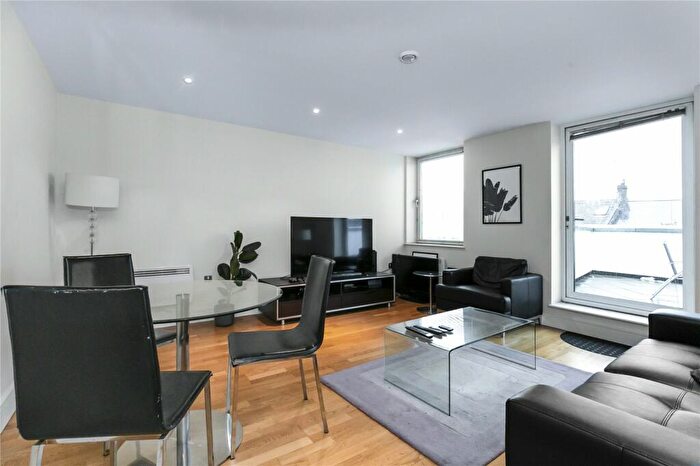 2 Bedroom Apartment To Rent In Drayton Park, London, N5