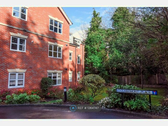 2 Bedroom Flat To Rent In Claremont Place, Blackwater, Camberley, GU17