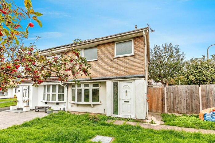 3 Bedroom Semi-Detached House For Sale In Kelting Grove, Clevedon, BS21