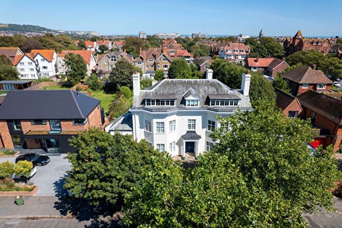 2 Bedroom Flat For Sale In Godwyn Road, Folkestone, Kent, CT20