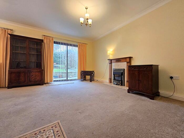 2 Bedroom Bungalow For Sale In East Ridge View, Bideford, EX39