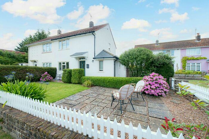 2 Bedroom Semi-Detached House For Sale In Lynsted, Sittingbourne, ME9