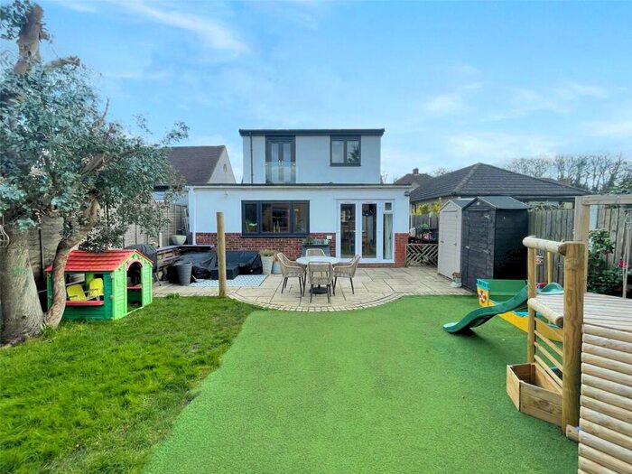 3 Bedroom Detached House For Sale In Danson Lane, South Welling, Kent, DA16