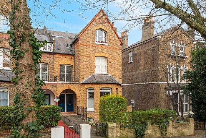 2 Bedroom Flat For Sale In Carleton Road, London, N7