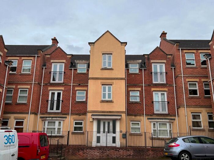 2 Bedroom Flat To Rent In Whitehall Road, New Farnley, Leeds, LS12
