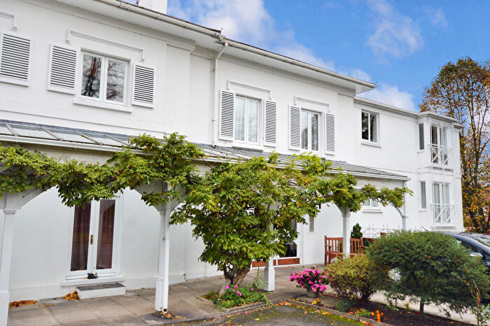 1 Bedroom Apartment For Sale In Regency Gardens, Cheltenham, GL53