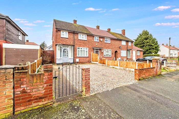 2 Bedroom End Terrace House For Sale In Daventry Road, Romford, RM3