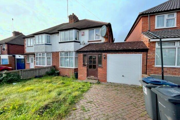 3 Bedroom Semi-Detached House To Rent In Worlds End Lane, Birmingham, B32