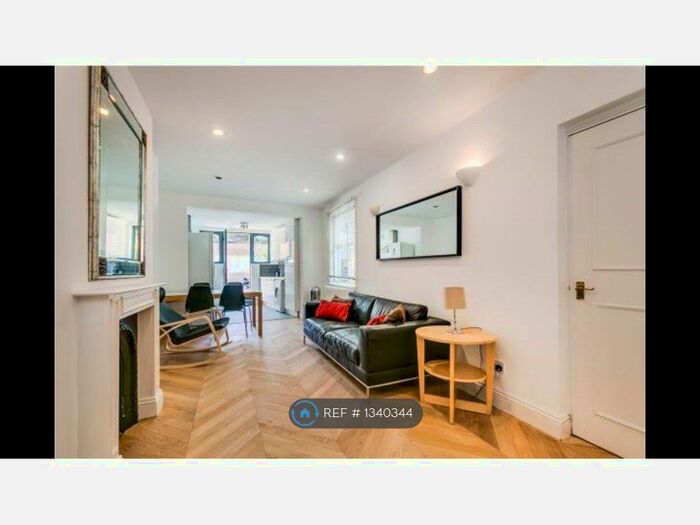 2 Bedroom Flat To Rent In Tregothnan Road, Clapham North, SW9