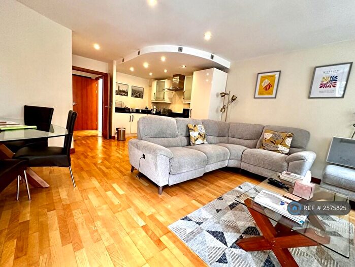 2 Bedroom Flat To Rent In Cuba Street, Greater London, E14