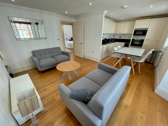 2 Bedroom Flat To Rent In Huntley Street, Ucl, Lse, Bloomsbury, West End, Fitzrovia, Goodge Street, Camden, London, WC1E