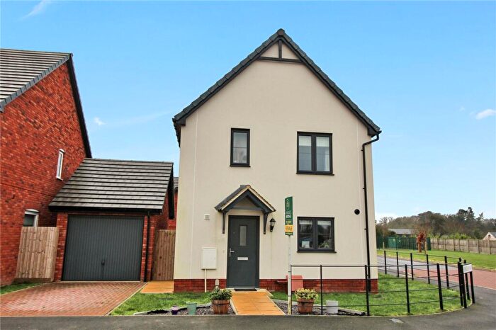 3 Bedroom Detached House For Sale In Forge Road, Blunsdon, Swindon, Wiltshire, SN26