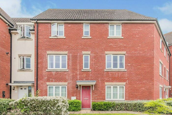 2 Bedroom Apartment To Rent In Sinclair Drive, Ipswich, IP2