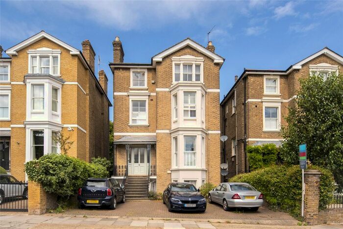 2 Bedroom Flat To Rent In Kings Road, Richmond, Surrey, TW10