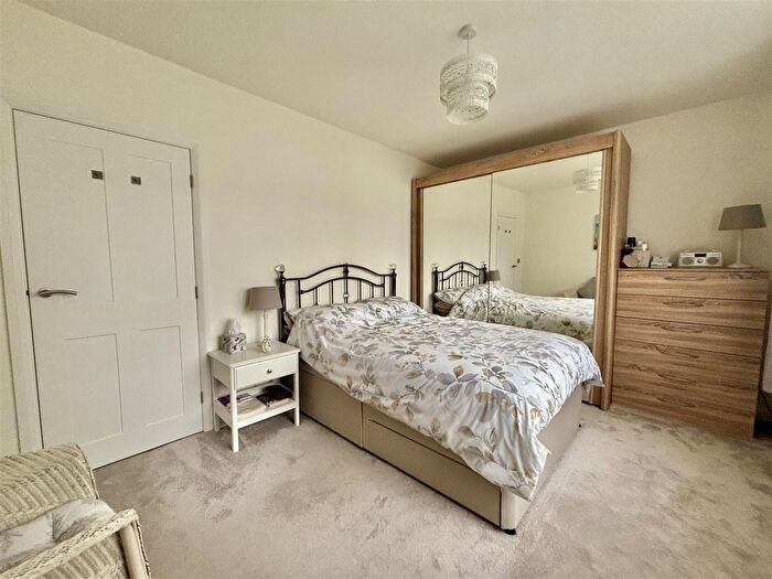 2 Bedroom Semi-detached Bungalow For Sale In Clyne View, Killay, Swansea, SA2