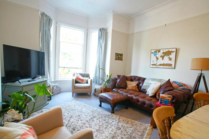 1 Bedroom Flat To Rent In Fontenoy Road, London, SW12