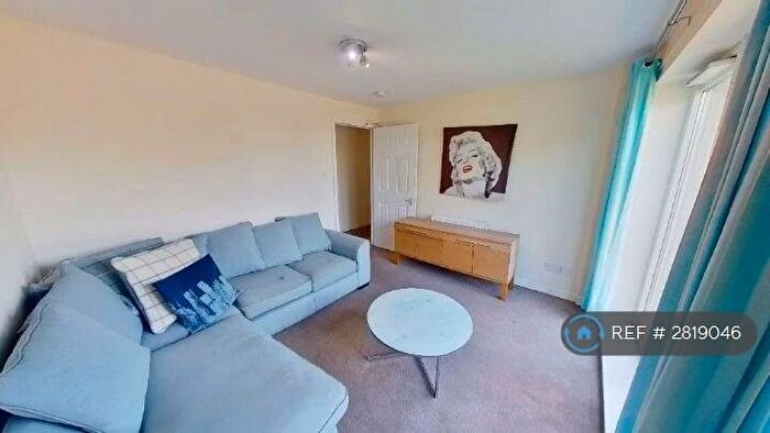 4 Bedroom Flat To Rent In Duff St, Edinburgh, EH11