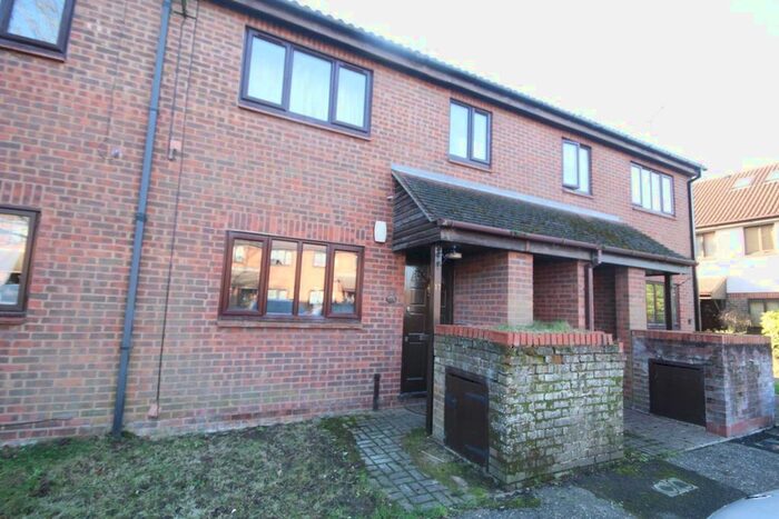 1 Bedroom Maisonette To Rent In Wellington Place, Warley, Brentwood CM14