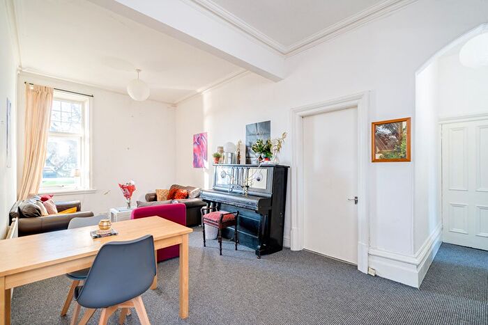 4 Bedroom Flat To Rent In Flat, A Shaw Lane, LS6