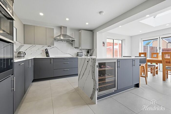 5 Bedroom Detached House For Sale In Thorpe Road, Hockley, SS5