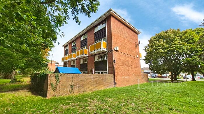 2 Bedroom Flat For Sale In Bishopsfield Road, Fareham, Hampshire, PO14