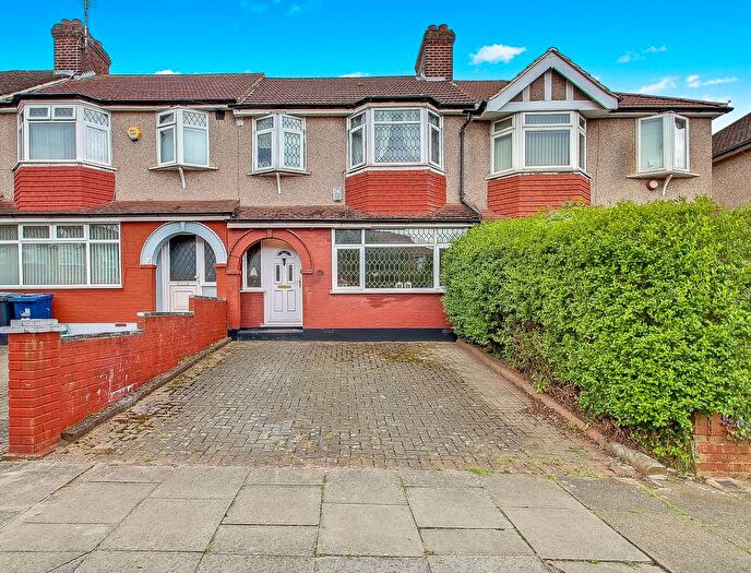 3 Bedroom Terraced House For Sale In Wadham Gardens, Greenford, UB6