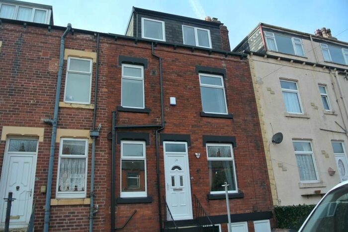 3 Bedroom Terraced House To Rent In Parkfield View, Beeston, LS11