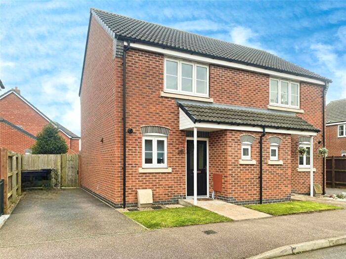 2 Bedroom House To Rent In Faray Drive, Hinckley, Leicestershire, LE10