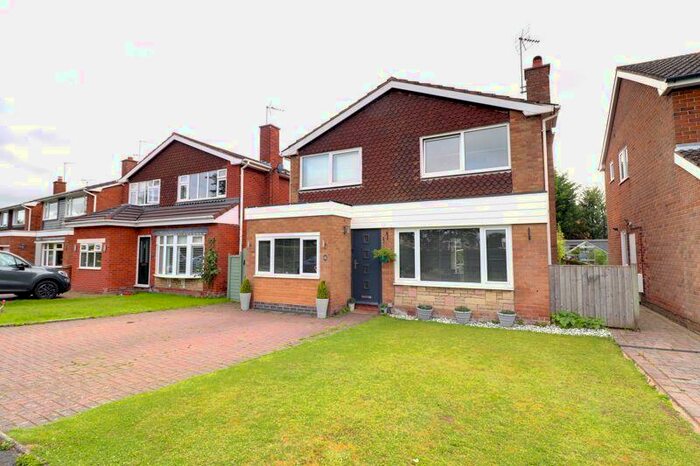 3 Bedroom Detached House For Sale In Manor Close, Weston, Staffordshire, ST18
