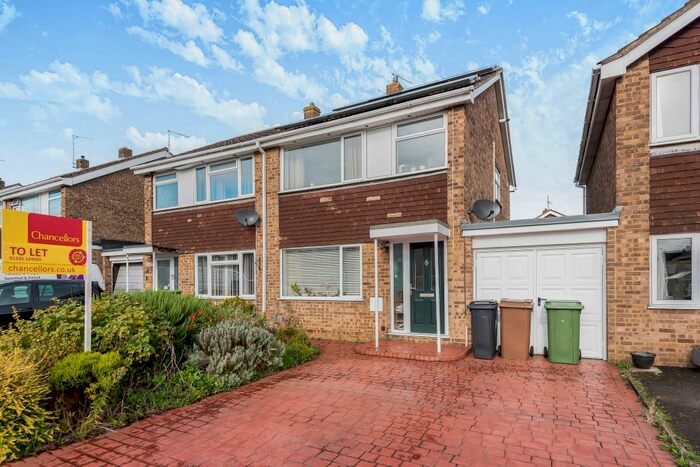 3 Bedroom Semi-Detached House To Rent In Windrush Way, Abingdon, OX14