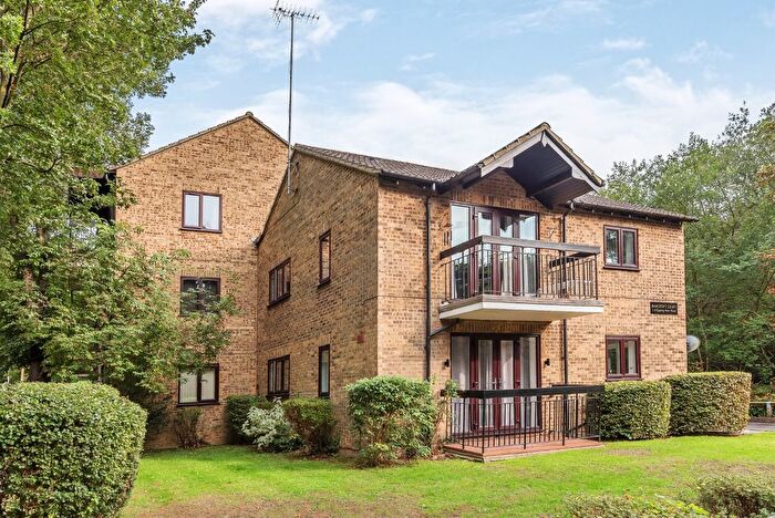1 Bedroom Flat To Rent In Bancroft Court, Epping New Road, Buckhurst Hill, Essex, IG9