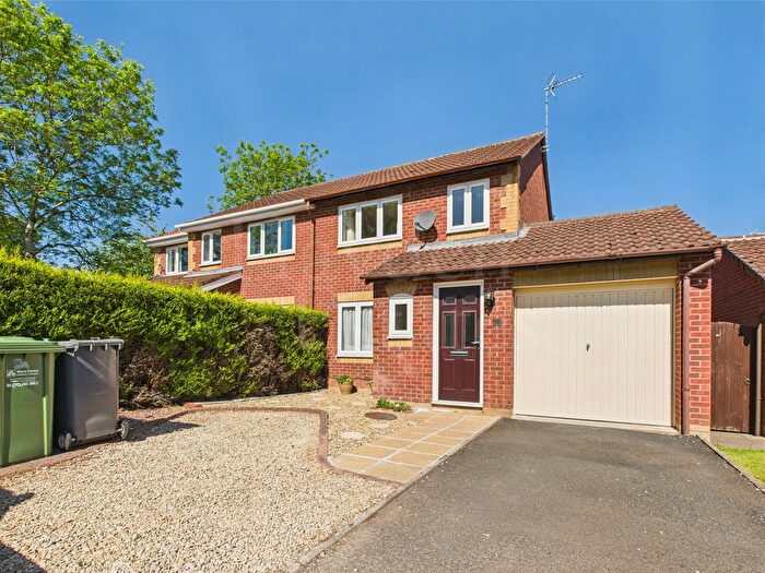 3 Bedroom Semi-Detached House For Sale In Barn Owl Place, Kidderminster, DY10