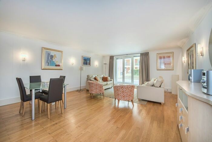 2 Bedroom Flat To Rent In Coleridge Gardens, London, SW10