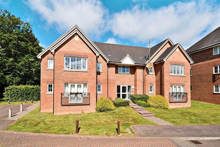 2 Bedroom Flat For Sale In St. Mawes Close, Croxley Green, Rickmansworth, WD3