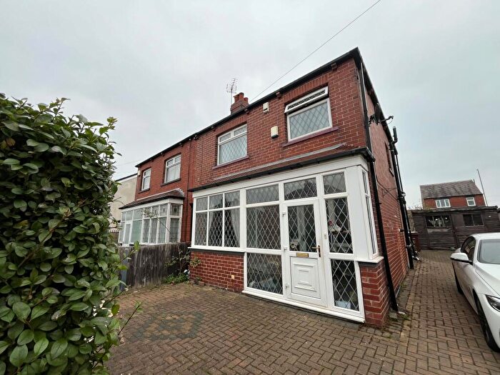 3 Bedroom House To Rent In Waincliffe Mount, Leeds, LS11