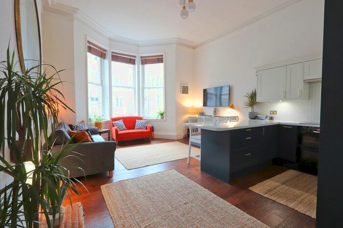 2 Bedroom Flat To Rent In Manilla Road, Bristol, BS8