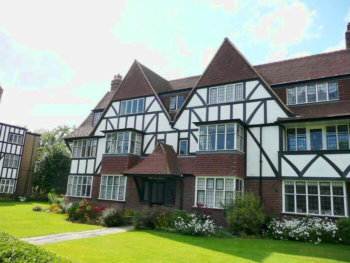 2 Bedroom Flat To Rent In Devon Court, Links Road, London, W3