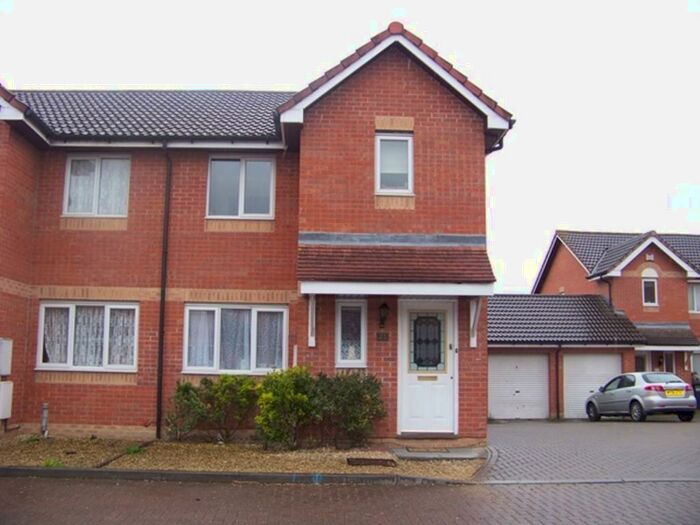 3 Bedroom Semi-Detached House To Rent In Artemesia Avenue, Locking Castle, BS22