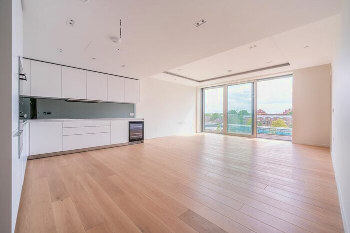 3 Bedroom Flat To Rent In Lillie Square, London, SW6