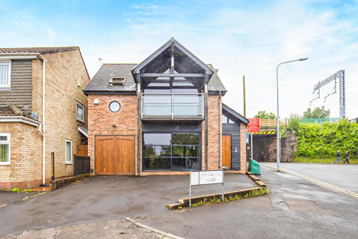 3 Bedroom Detached House For Sale In Mountbatten Close, Heath, Cardiff, CF23