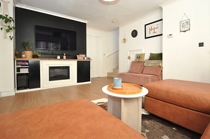 3 Bedroom Terraced House To Rent In Drybrook Walk, Cheltenham, GL52