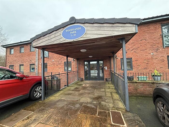 2 Bedroom Flat For Sale In Walnut Close, Hyde, SK14